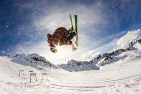 《英雄联盟》年终总决赛场馆布置完毕，盛况即将上演，2021英雄联盟全球总决赛场馆